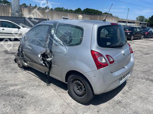 Brugte RENAULT TWINGO II (CN0_) 1.2 16V (CN04, CN0B) 4909978