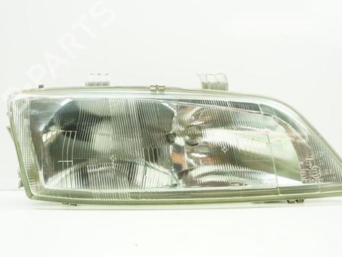 Used Right headlight NISSAN PRIMERA Hatchback (P11) 1.6 16V (99 hp) 18175381