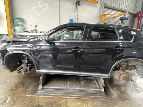 Used Left front door PEUGEOT 4008 1.8 HDi AWC (150 hp) 29919456