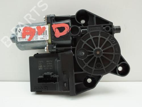 Rudehejsemotor forskærm højre RENAULT MEGANE III Coupe (DZ0/1_) 1.9 dCi (DZ0N, DZ0J, DZ1J, DZ1K) (131 hp) 18175366