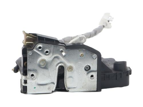 Fechadura frente esquerda BMW 3 (E46) 320 d (150 hp) 20483691