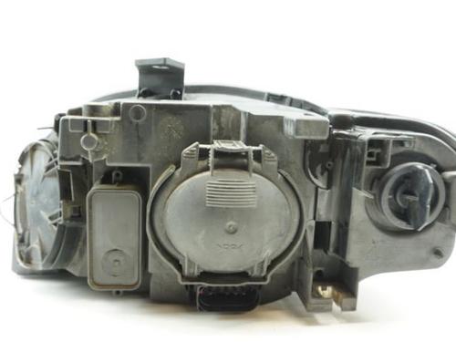 Used Right headlight AUDI A4 B7 (8EC) 2.0 TDI 16V (140 hp) 18181973