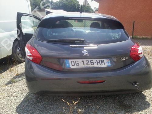 Gear lever PEUGEOT 208 I (CA_, CC_) 1.6 HDi | BP18174334M90