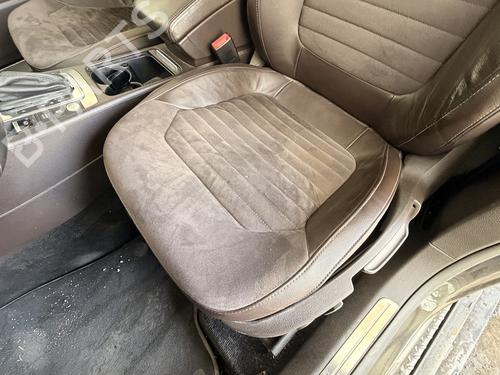 Left front seat VW PASSAT B7 Variant (365) 2.0 TDI | BP39527565C15 - Image 3