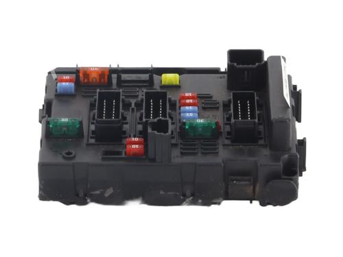 Used Fuse box Fuse box 32712239 32712239