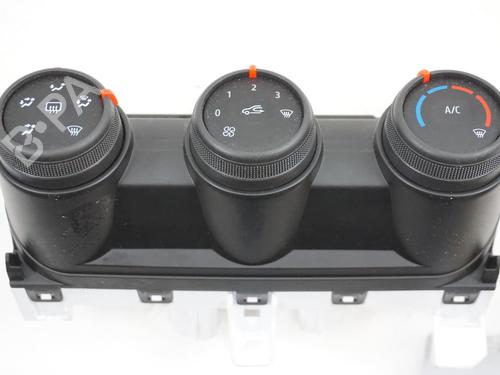 climate-control-renault-clio-v-b7_-15-blue-dci-85-b7ag-2019-22072695 main image