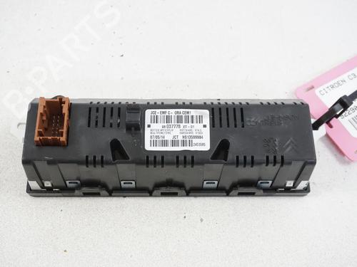 Used Display monitor CITROËN C3 II (SC_) 1.2 VTi 82 (82 hp) 22517695