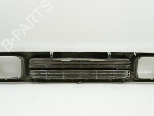 Used Grille DAIHATSU FEROZA Soft Top (F300) 1.6 i 16V (95 hp) 22071960