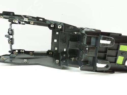 Console central PEUGEOT 2008 II (UD_, US_, UY_, UJ_, UR_, UC_) 1.5 BlueHDI 130 (131 hp) 18175329