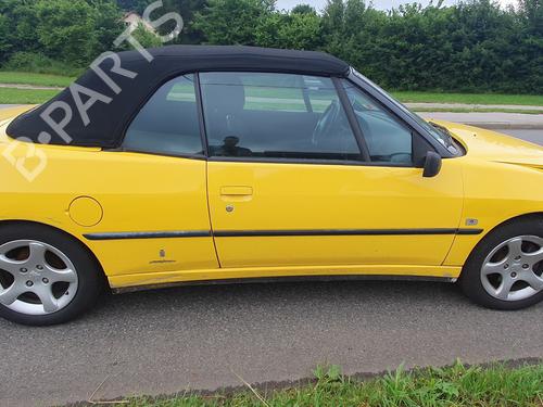 Used Right front door PEUGEOT 306 Convertible (7D, N3, N5) 1.6 (98 hp) 31793982
