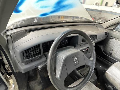 Used Dashboard PEUGEOT 405 I (15B) 1.6 (94 hp) 31016609