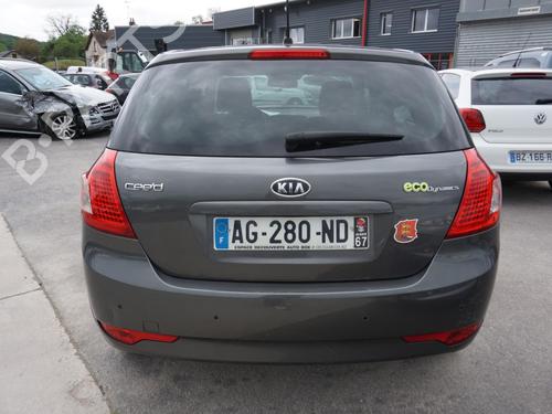 Armrest / Center console KIA CEE'D Hatchback (ED) 1.6 CRDi 115 | BP22072337I20  - Image 10