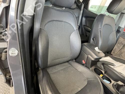 Used Right front seat HYUNDAI ix35 (LM, EL, ELH) 1.7 CRDi (116 hp) 26974007