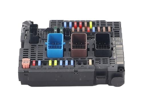 Used Fuse box Fuse box PEUGEOT 308 II (LB_, LP_, LW_, LH_, L3_) 1.6 THP (156 hp) 28964284 28964284