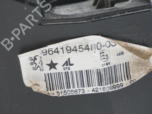 Right front fog light PEUGEOT 407 SW (6E_, 6D_) 1.6 HDi 110 | BP18171694C31 