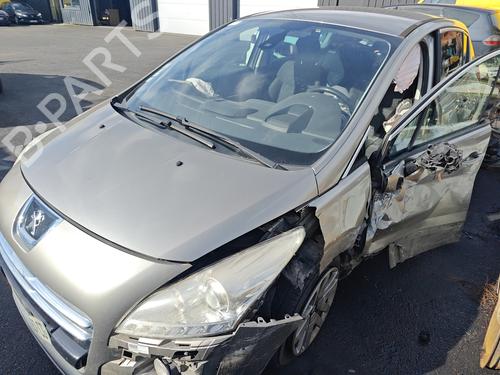 Right headlight PEUGEOT 3008 I MPV (0U_) 2.0 HDi Hybrid4 (0URHCA) | BP32027652C29 