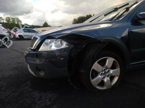 Right headlight SKODA OCTAVIA II Combi (1Z5) 2.0 TDI 4x4 | BP28806331C29 - Image 10