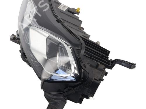 Used Left headlight Left headlight DS DS 3 / DS 3 CROSSBACK (UR_, UC_, UJ_) 1.5 BlueHDi 130 (UCYHZR) (130 hp) 24588402 24588402