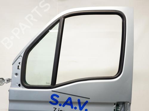 Used Left front door RENAULT MASTER II Van (FD) 2.2 dCI 90 (FD0G, FD0N, FD2G, FD2N, FD3G, FD3N) (90 hp) 18174672
