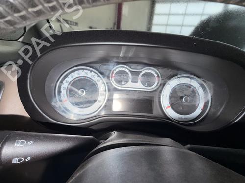 instrument-cluster-fiat-500l-351_-352_-2012-39980330 main image