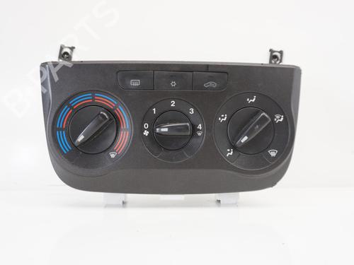 Used Climate control FIAT GRANDE PUNTO (199_) 1.4 (199AXB11, 199AXB1A, 199BXB1A, 199AXL1A) (77 hp) 18177708