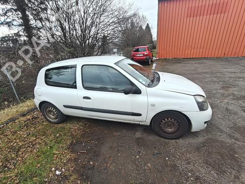 Brugte RENAULT CLIO II (BB_, CB_) 1.5 dCi (B/C2J) (68 hp) 4433747