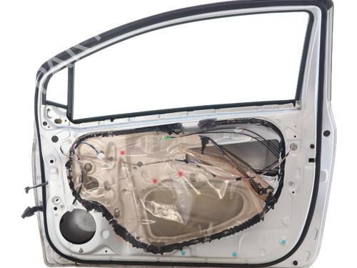right-front-door-toyota-yaris-_p9_-2005-2006-2007-2008-2009-2010-2011-2012-2013-2014-32362986 main image