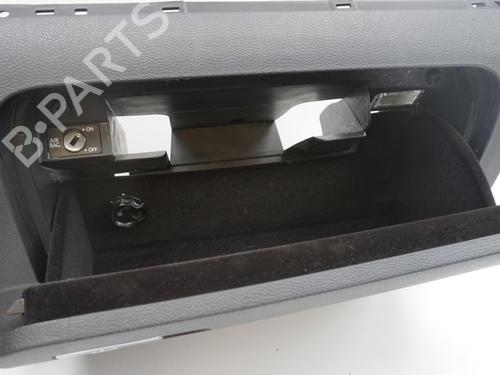 Used Glove box Glove box VW GOLF V (1K1) 2.0 TDI (170 hp) 18172780 18172780