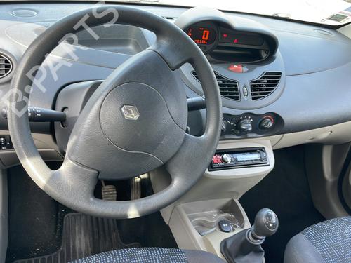 Brugte RENAULT TWINGO II (CN0_) 1.2 16V (CN04, CN0B) (75 hp) 4236893