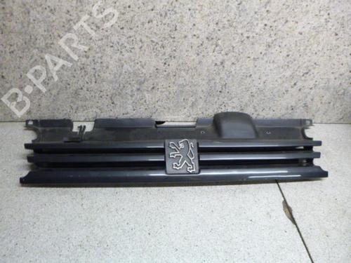 Used Grille PEUGEOT 405 II (4B) 1.9 D (68 hp) 18193827