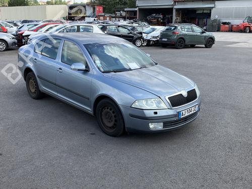 Left headlight SKODA OCTAVIA II (1Z3) 2.0 TDI 16V | BP31016652C28 - Image 13