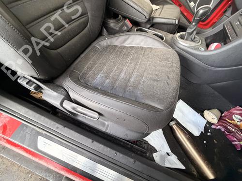Asiento delantero derecho Asiento delantero derecho 38585172 38585172