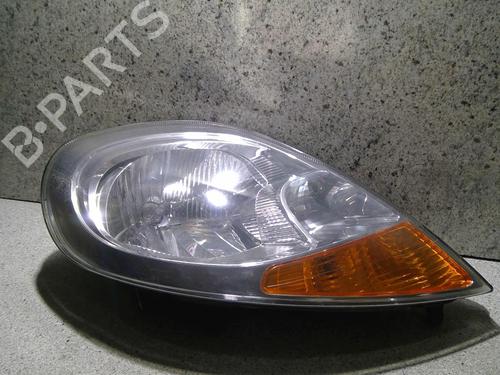 Used Right headlight RENAULT TRAFIC II Van (FL) 1.9 dCi 80 (FL0B) (82 hp) 25268115