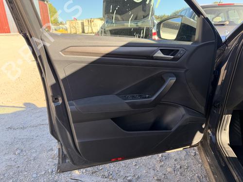 front-left-panel-vw-t-roc-a11-d11-2017-39396876 main image