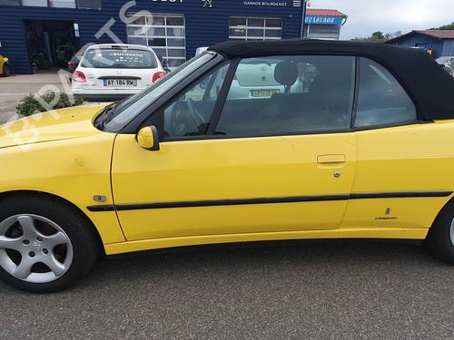 Used Left front door PEUGEOT 306 Convertible (7D, N3, N5) 1.6 (98 hp) 31793983