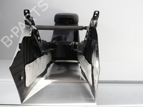 Used Armrest / Center console Armrest / Center console HYUNDAI KONA (OS, OSE, OSI) 1.6 CRDi e-VGT AWD (136 hp) 22072429 22072429