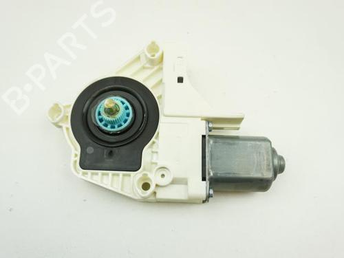 Used Right rear window motor Right rear window motor AUDI A4 B8 Avant (8K5) 2.0 TDI (136 hp) 18173424 18173424
