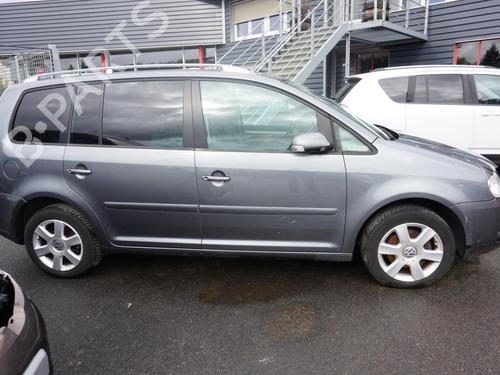 Right headlight VW TOURAN (1T1, 1T2) 2.0 TDI | BP18180235C29 