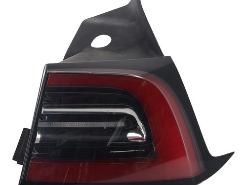 Used Right taillight TESLA MODEL Y (5YJY) EV (264 hp) 26435097