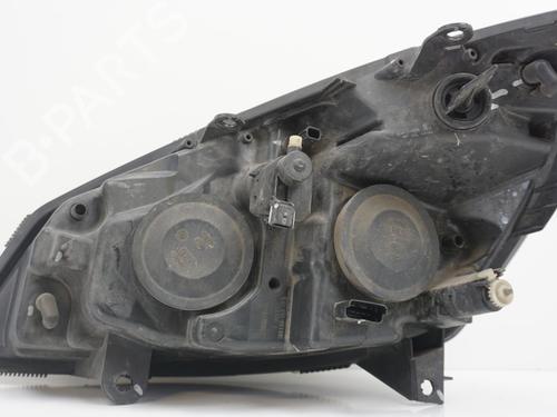 Right headlight RENAULT SCÉNIC II (JM0/1_) 2.0 dCi (JM1K) | BP18194747C29 