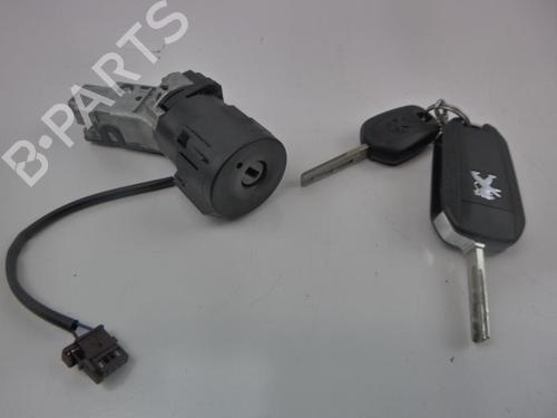 Used Ignition barrel PEUGEOT 208 I (CA_, CC_) 1.6 HDi (92 hp) 18186102