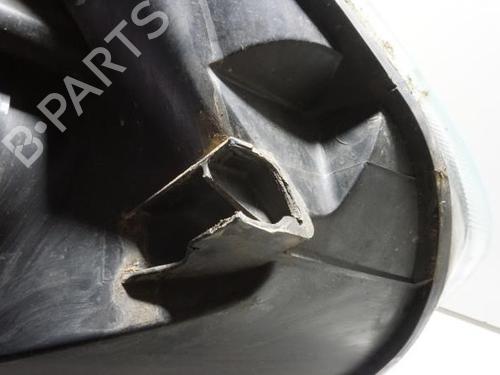 Used Right headlight FORD FIESTA V (JH_, JD_) 1.4 TDCi (68 hp) 18197425