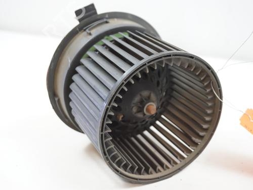 Used Heater blower motor Heater blower motor DACIA DUSTER (HS_) 1.5 dCi 4x4 (109 hp) 18184723 18184723