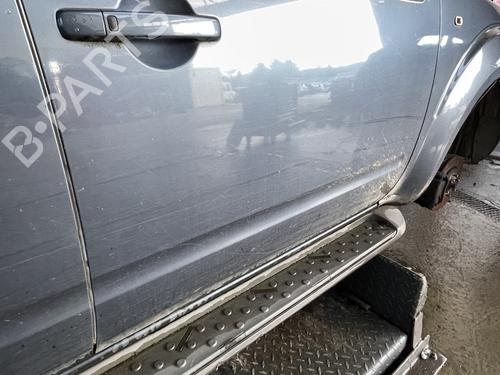 right-front-door-nissan-pathfinder-iii-r51-2005-31652633 main image