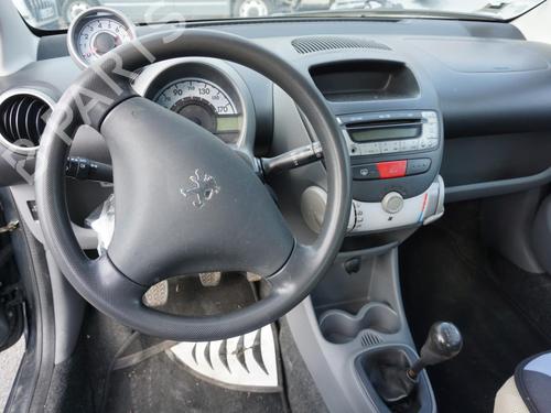 Left front steering knuckle PEUGEOT 107 (PM_, PN_) 1.0 | BP26154003M25 