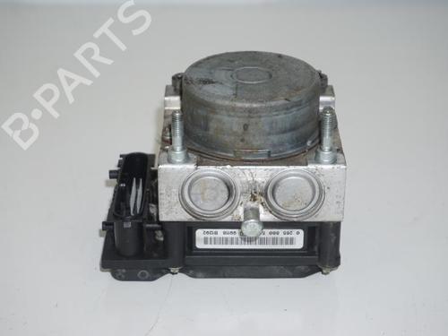 Used ABS pump RENAULT CLIO III (BR0/1, CR0/1) 1.5 dCi (BR17, CR17) (86 hp) 18193577