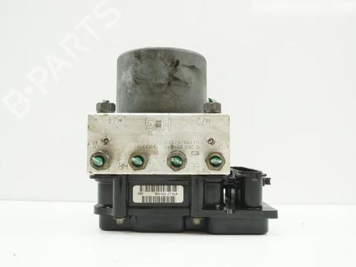 Used ABS pump ABS pump OPEL CORSA C (X01) 1.2 Twinport (F08, F68) (80 hp) 18181825 18181825