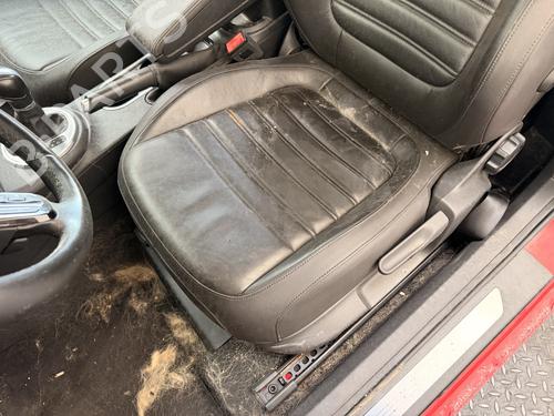 Left front seat VW BEETLE (5C1, 5C2) 2.0 TFSI | BP38585167C15 - Image 3