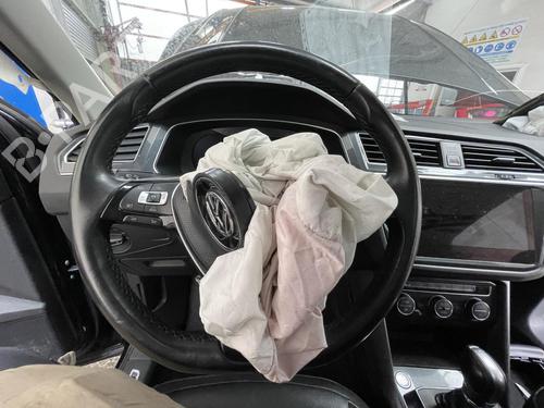 Used Steering wheel VW TIGUAN (AD1, AX1) 2.0 TDI (150 hp) 21785138