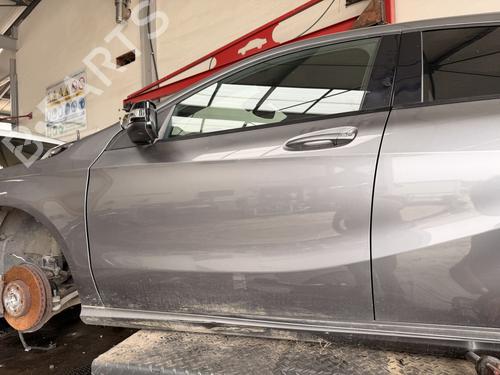 Used Left front door Left front door 38609257 38609257